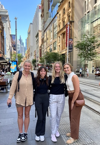 Tippie Students in Sydney