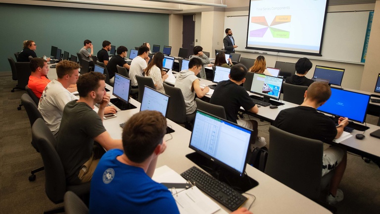 Students in a Tippie Business Analytics class