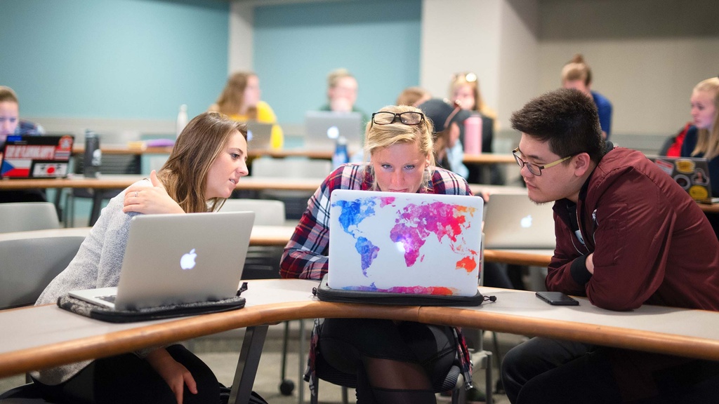 Students in a Tippie marketing class