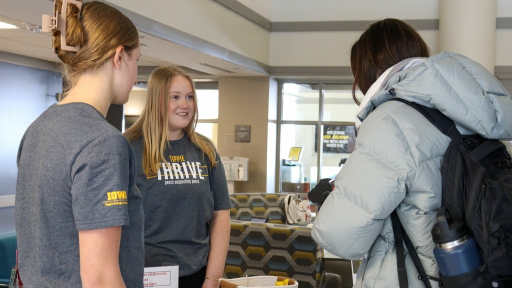Tippie Thrive table with students.